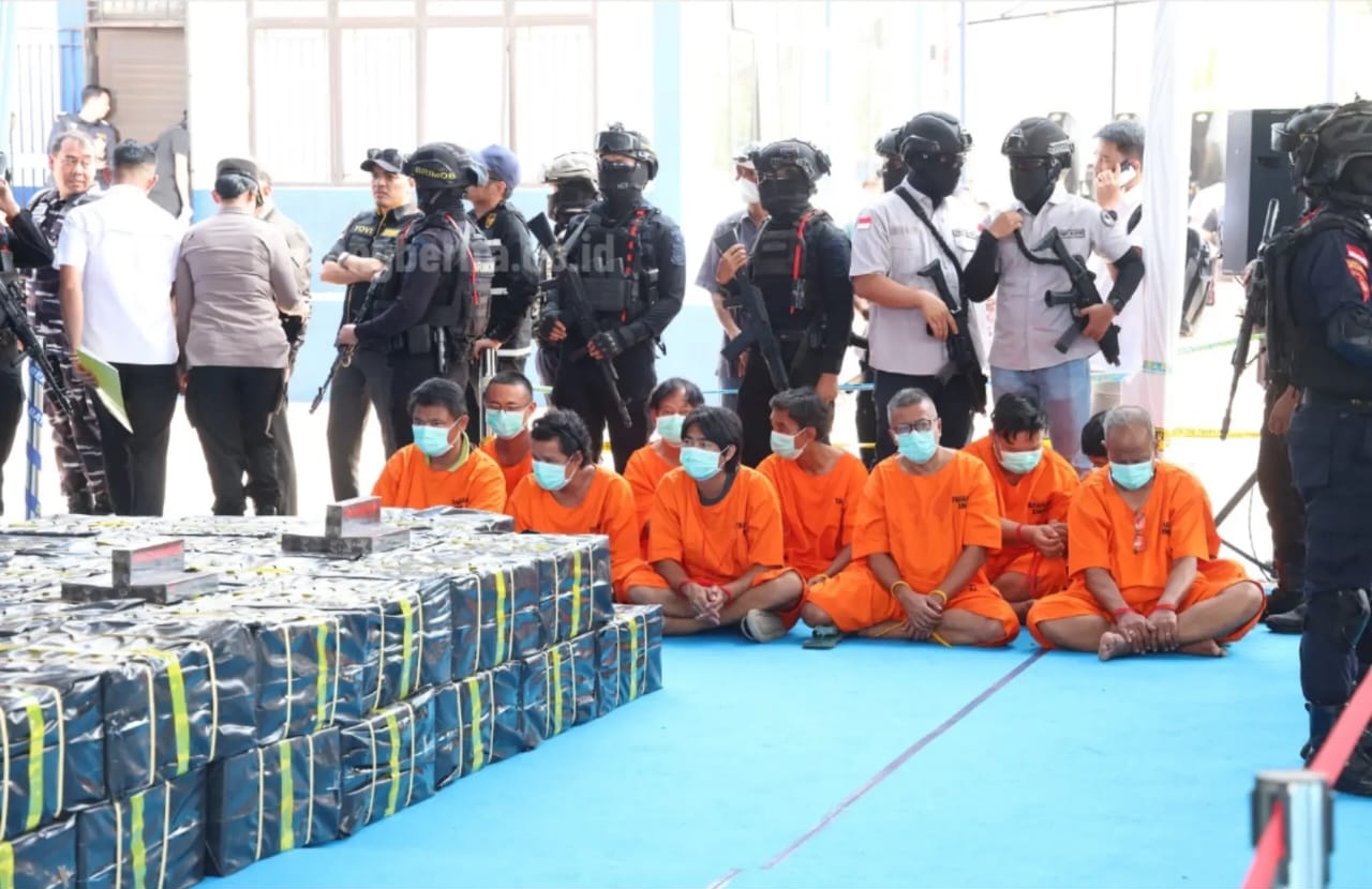 Pengungkapan 2,6 ton sabu cair bernilai Rp8,4 triliun di perairan Karimun oleh tim gabungan BNN RI, Bea Cukai, dan Polda Kepri